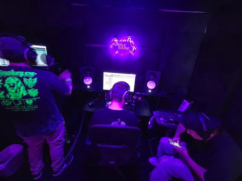 Gone four — at the desk, the session up
