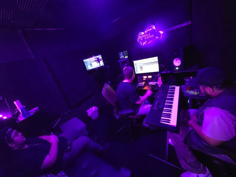 The keyboard beside the session